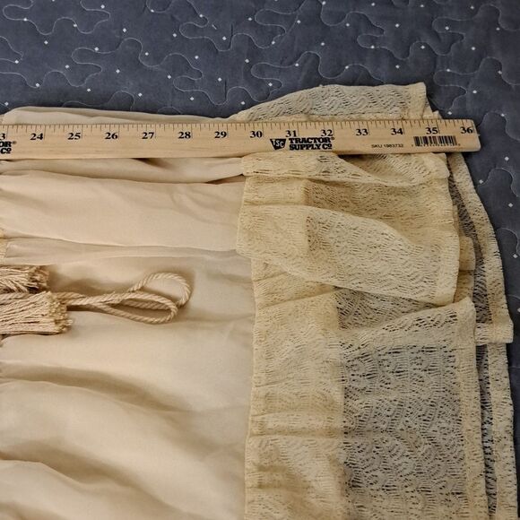 Blu Pepper Cream Lace Dress with Belt size small - Picture 7 of 7